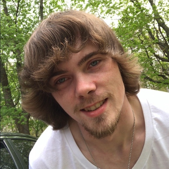 Meet your Posher, Sara - Picture 3 of 3